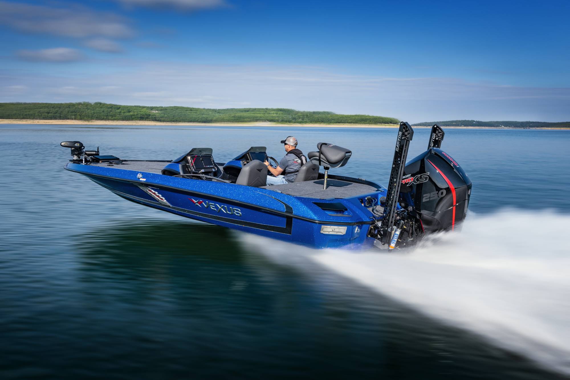 The Advantages of Fiberglass Bass Boats