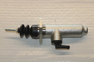 clutch master cylinder