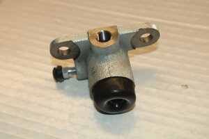 slave cylinder for disc type brake, LH R1, RH R2, 