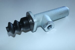 master cylinder R2