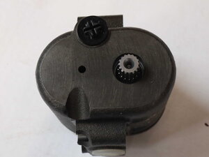 transmission driven hydraulic pump R1