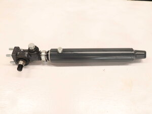 Power Steering cylinder