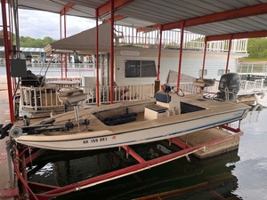 center console bass boat