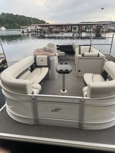 2023 EXFC 22FT STARCRAFT TRITOON--REDUCED