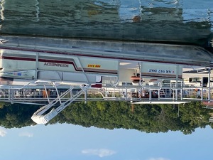22' pontoon used 
