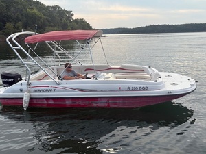 Starcraft Deck Boat 